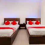 OYO 487 Khách Sạn Sao Mai