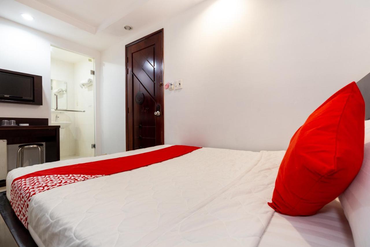 Oyo 487 Sao Mai Khách sạn 2*