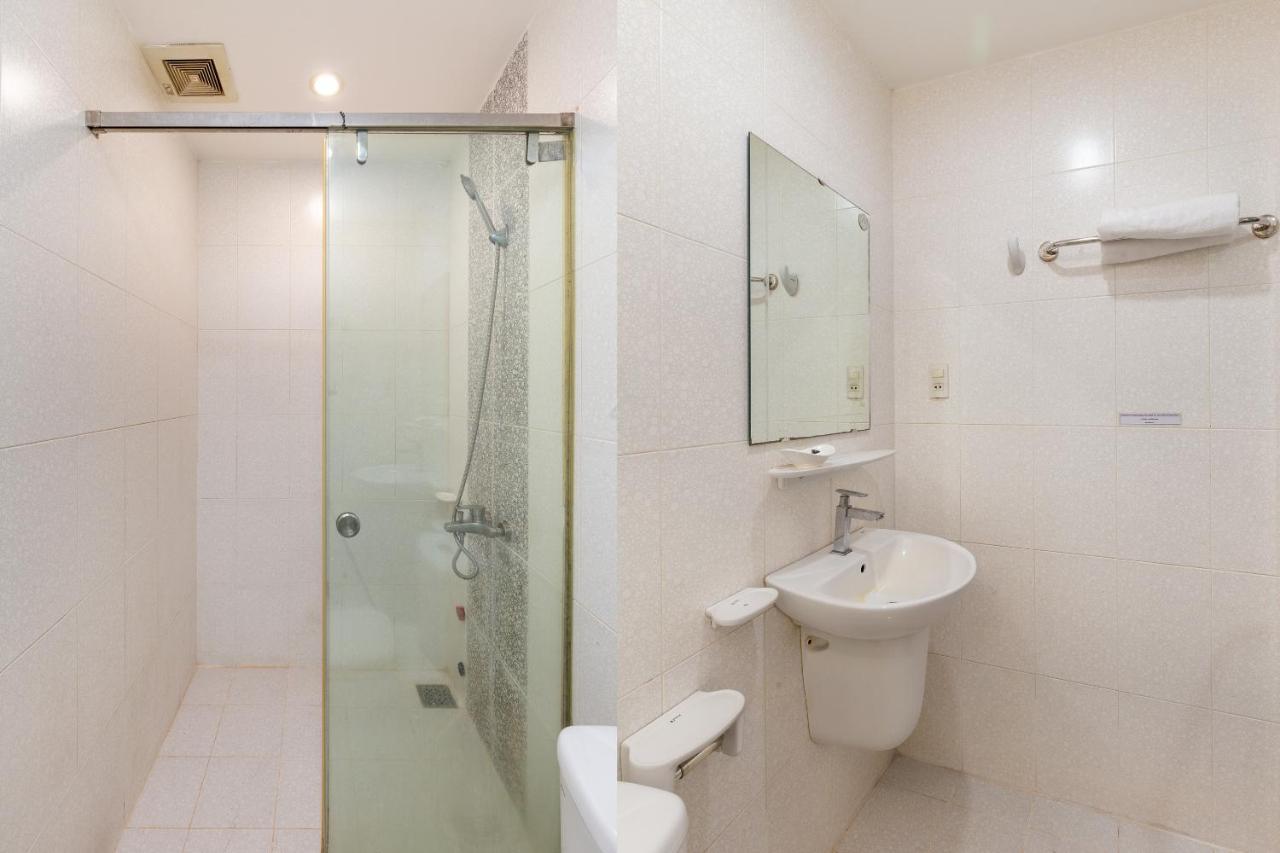 Oyo 487 Sao Mai Khách sạn TP. Hồ Chí Minh
